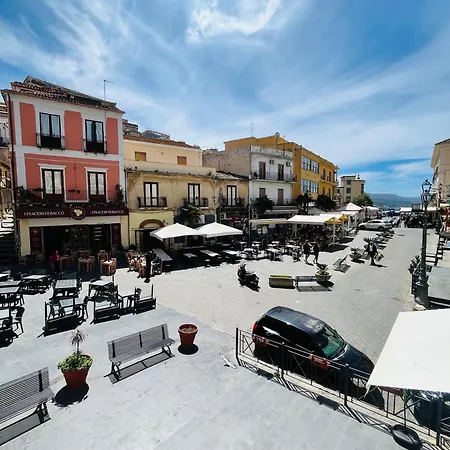 فندق مبيت وإفطار La Meridiana - Centro Storico Di