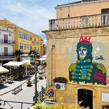 La Meridiana - Centro Storico Di 3*