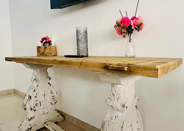 فندق مبيت وإفطار La Meridiana - Centro Storico Di